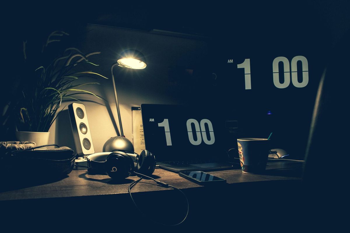 Desk Lamp Buying Guide: Lumens, Colour Temperature and Placement Explained