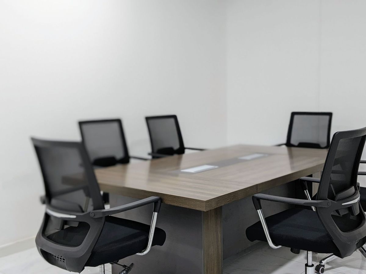 Mesh vs Foam Office Chairs: Which Is Better for a UK Home Office?