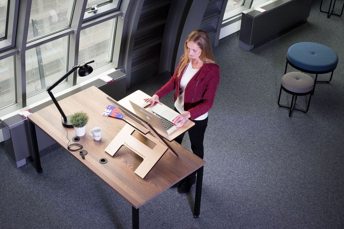 Standing Desk vs Fixed Desk: Which Suits a UK Home Office?